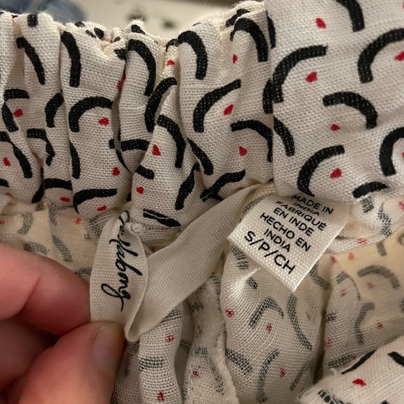 Billabong Shorts - Picture 3 of 5